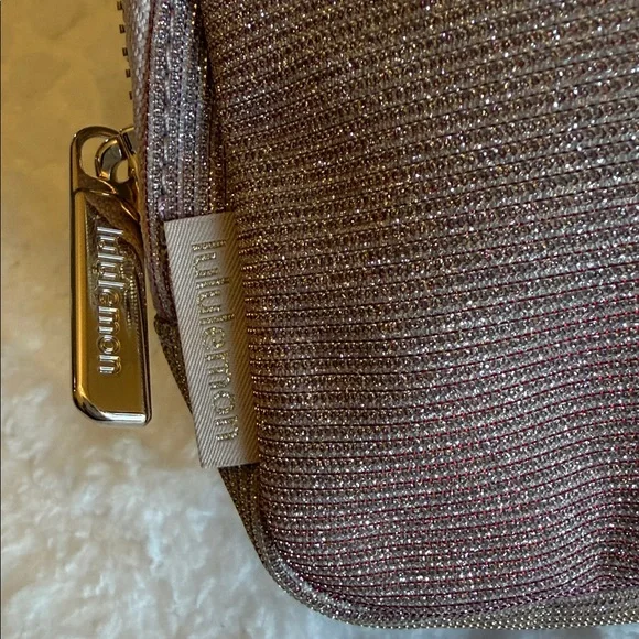 🆕 LULULEMON Everywhere Belt Bag 1L Glitter Pink Champagne/Muse/Gold NWT - Picture 11 of 17